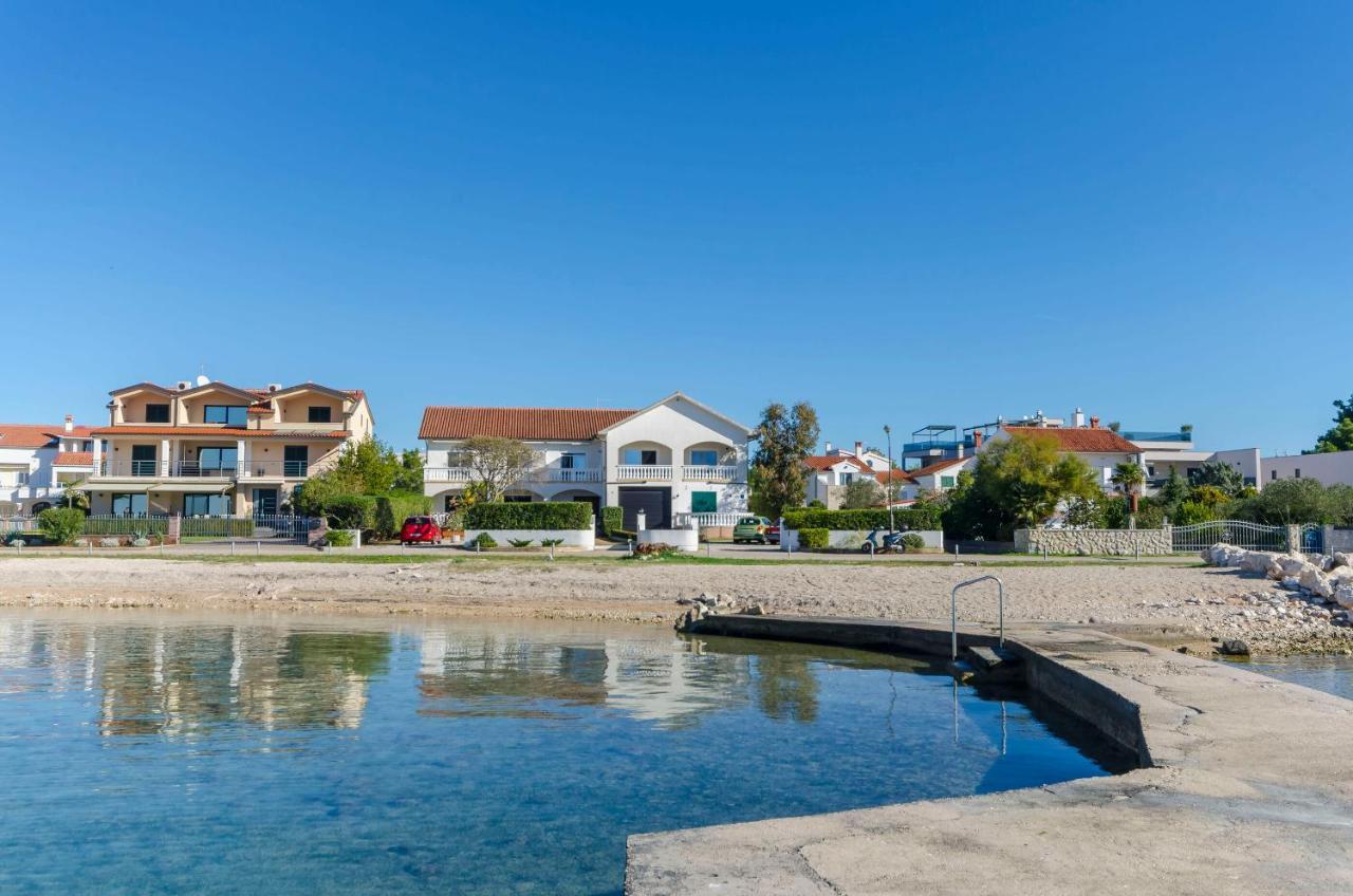 Apartment Robyn On The Beach Срима Екстериор снимка
