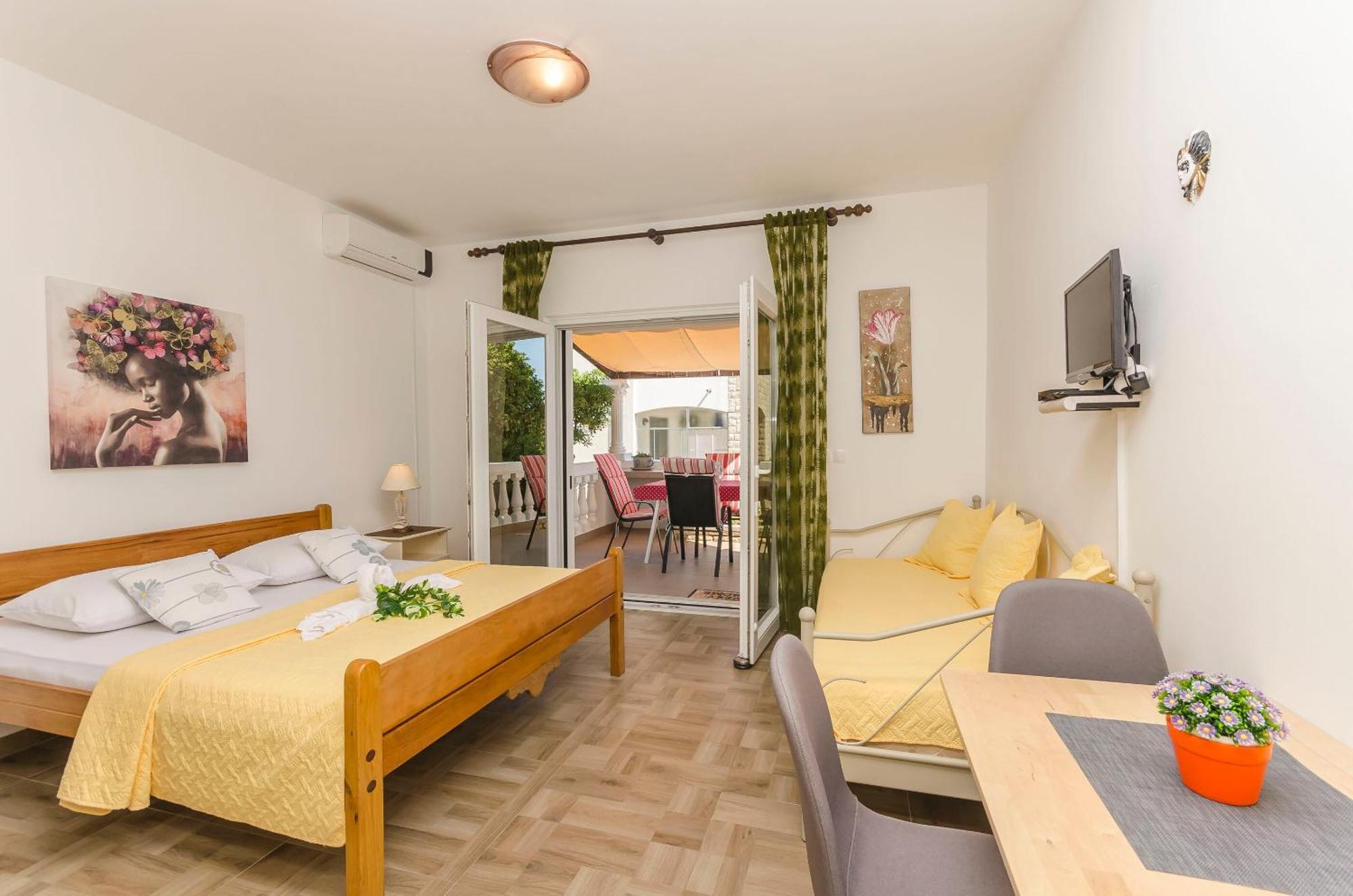 Apartment Robyn On The Beach Срима Екстериор снимка