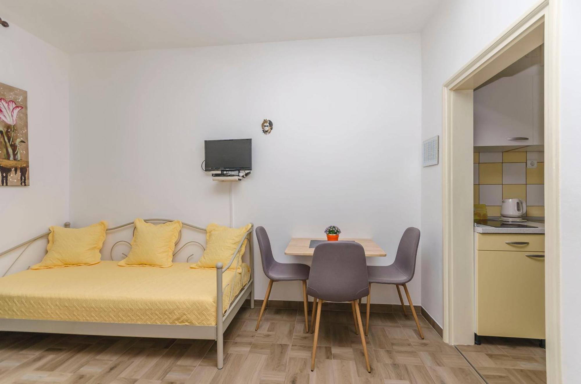 Apartment Robyn On The Beach Срима Екстериор снимка